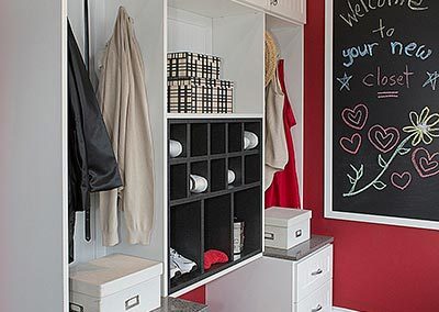 white_mudroom_showroom_700x400