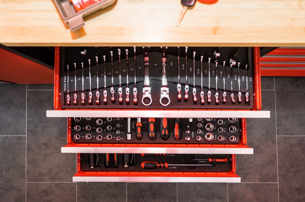 Tools in roll-out drawers