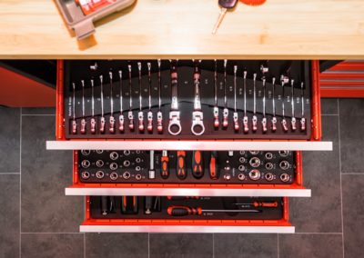 Tools in roll-out drawers